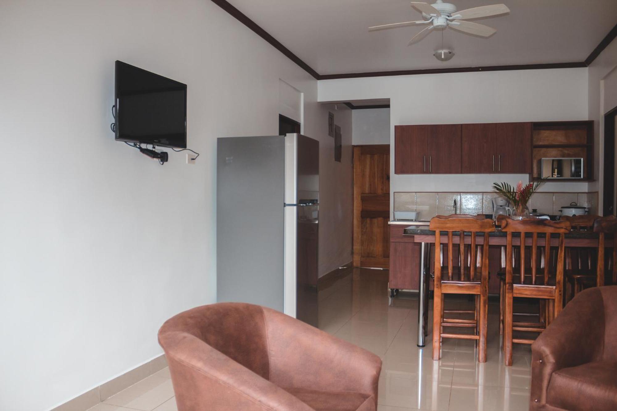 Hotel Arenas En Punta Leona Playa Agujas Экстерьер фото