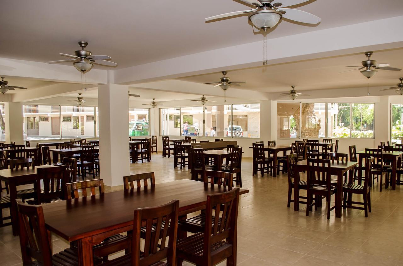 Hotel Arenas En Punta Leona Playa Agujas Экстерьер фото