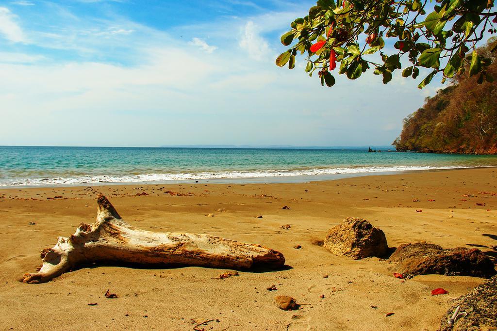 Hotel Arenas En Punta Leona Playa Agujas Экстерьер фото