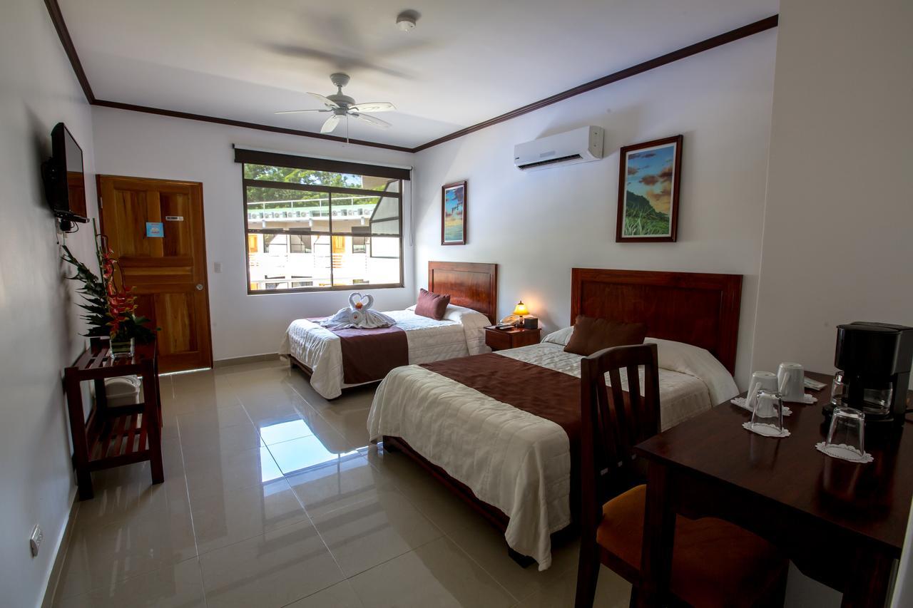 Hotel Arenas En Punta Leona Playa Agujas Экстерьер фото