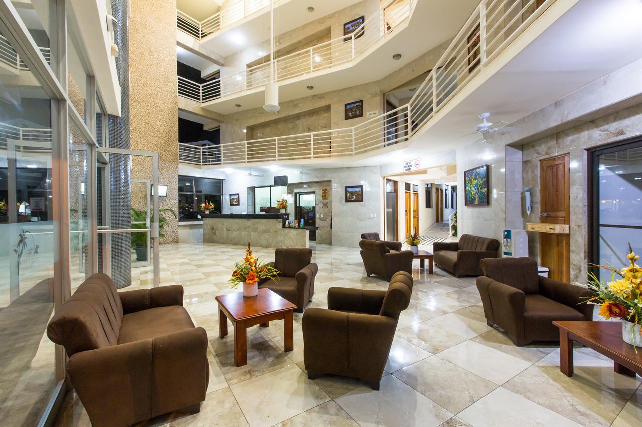 Hotel Arenas En Punta Leona Playa Agujas Экстерьер фото