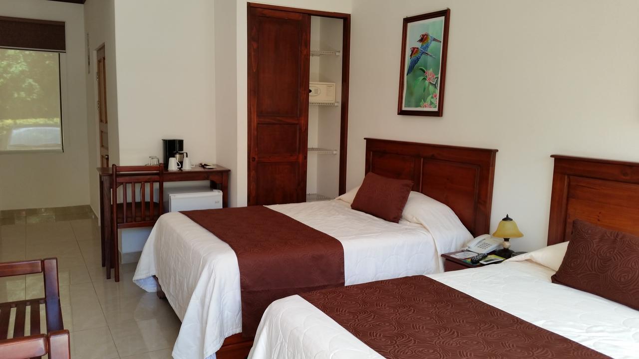 Hotel Arenas En Punta Leona Playa Agujas Экстерьер фото