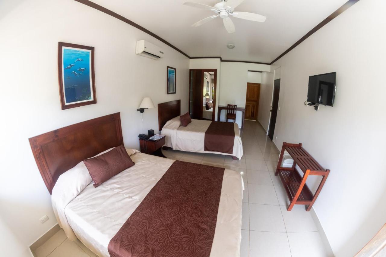 Hotel Arenas En Punta Leona Playa Agujas Экстерьер фото